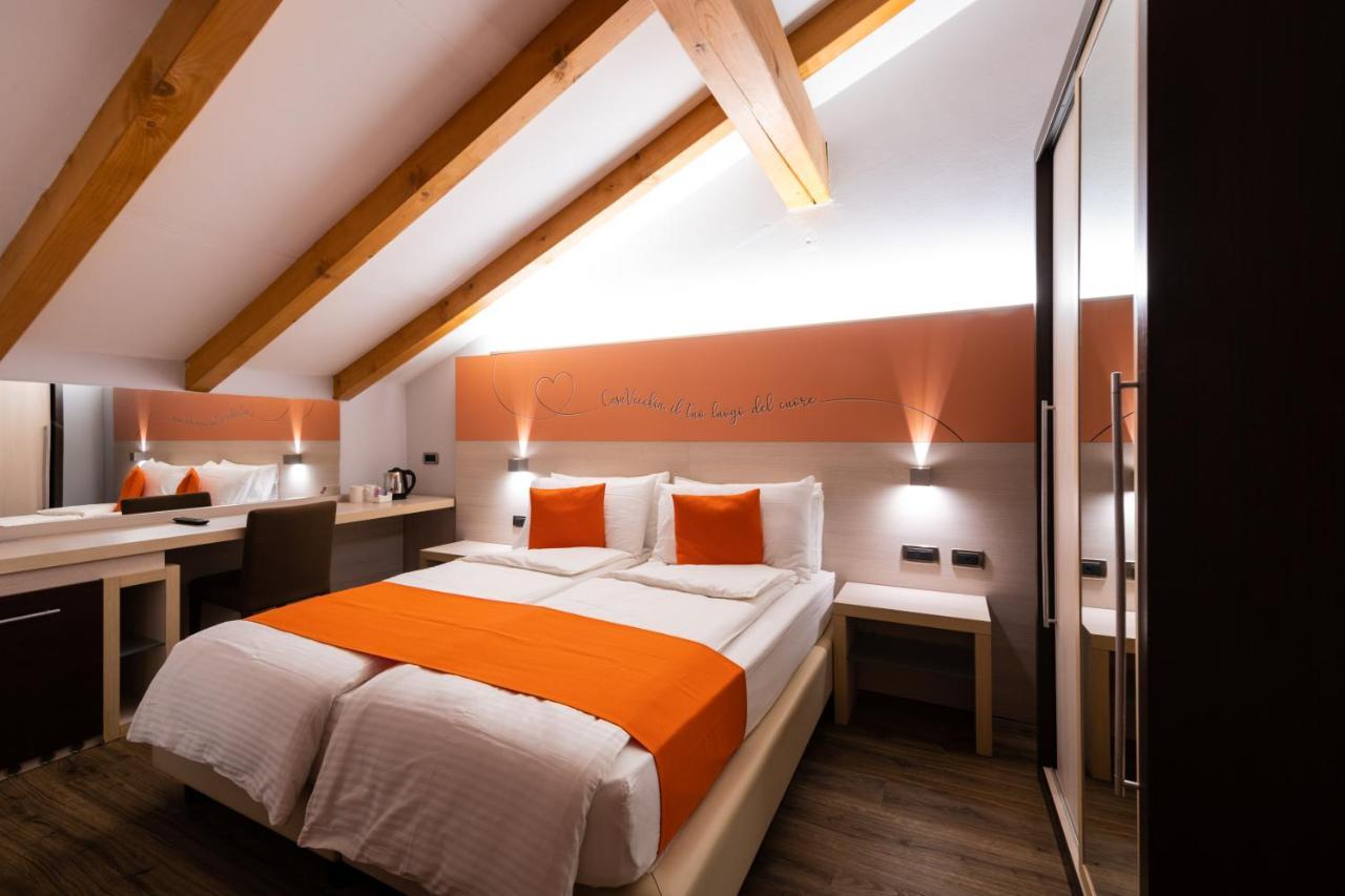 Albergo Casavecchia Tiarno di Sopra エクステリア 写真