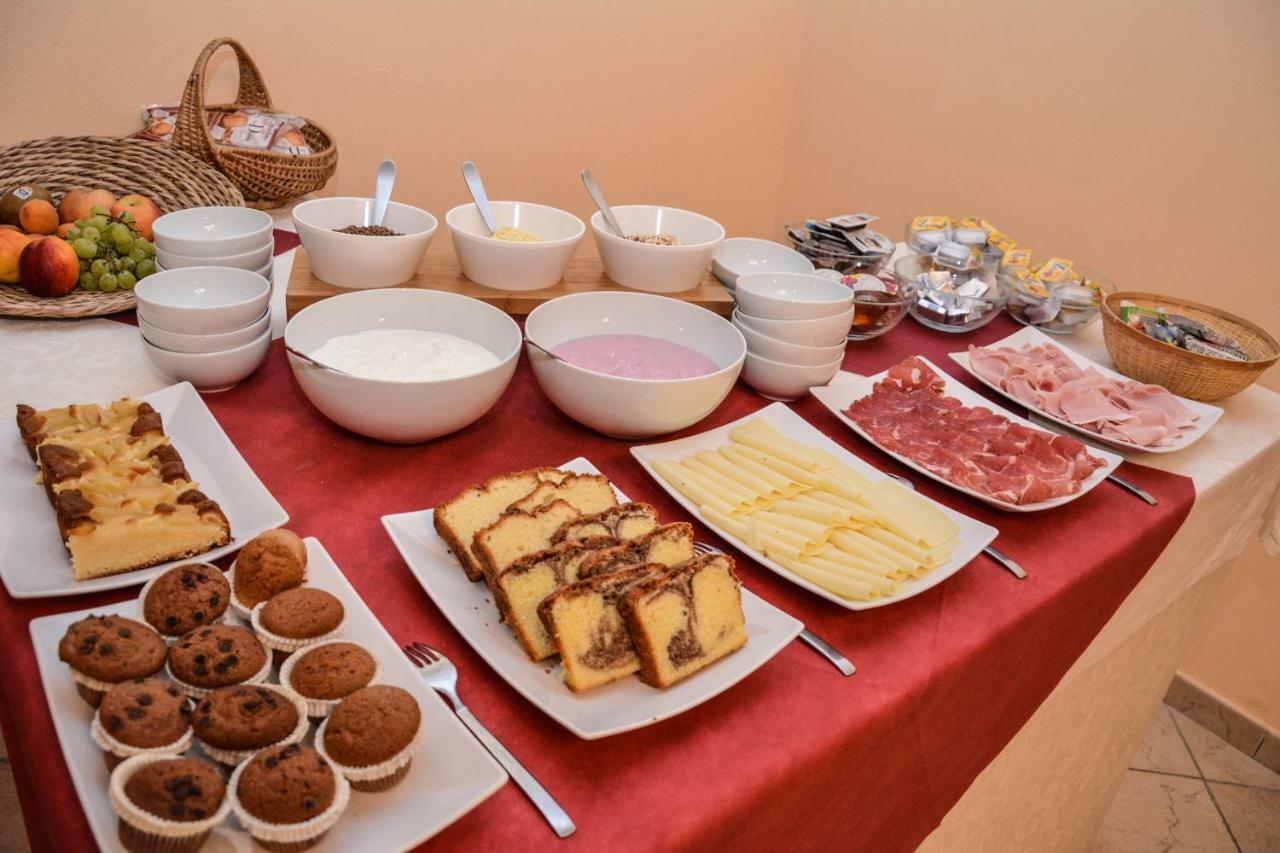 Albergo Casavecchia Tiarno di Sopra エクステリア 写真