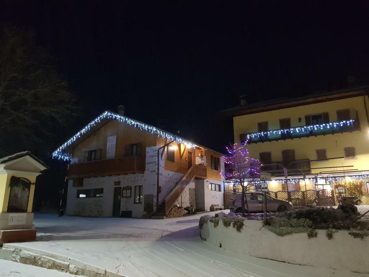 Albergo Casavecchia Tiarno di Sopra エクステリア 写真